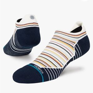 STANCE UNISEX SOCKS IN TAB HEIGHT PERFORMANCE WITH LIGHT CUSHION AND FRESHTEK